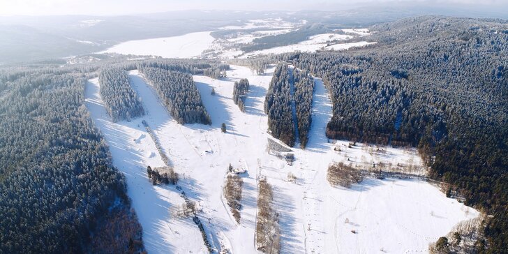 Skipas na celou sezónu 2023/24 do Skiareálu Lipno: pro děti i dospělé, na denní i večerní lyžování