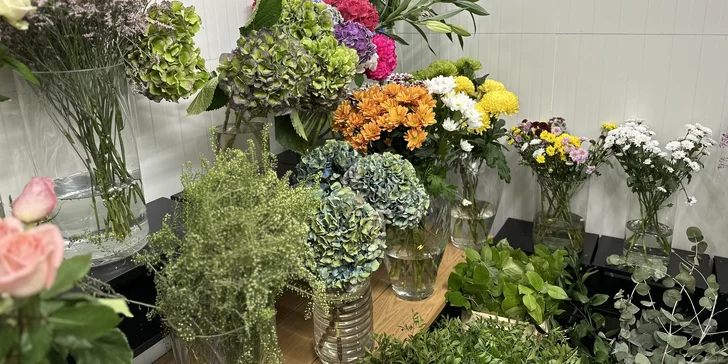 Otevřený voucher v hodnotě 300–2000 Kč na cokoli z květinářství Golden Flowers