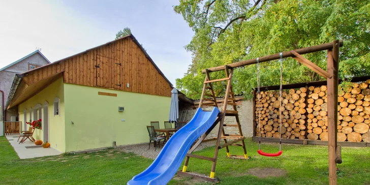 Apartmán na Kokořínsku až pro 6 osob: zahrada s koupacím sudem, v okolí výletní cíle