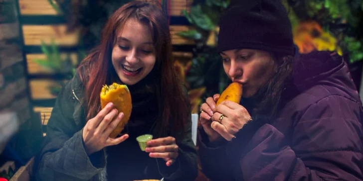 Chutě Jižní Ameriky: taštičky empanadas se salsou nebo placky patacones s masem i pro vegetariány