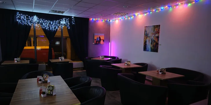 Vodní dýmka i nachos s dipem a míchaný drink v centru Ostravy