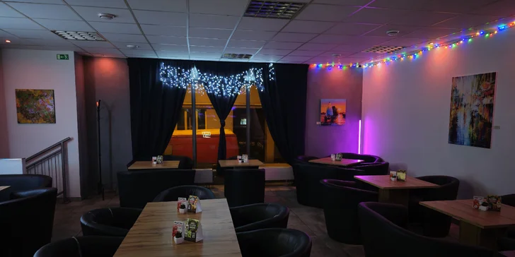Vodní dýmka i nachos s dipem a míchaný drink v centru Ostravy