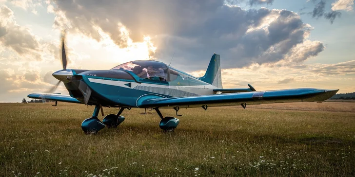 Letecké dobrodružství, při kterém si vyzkoušíte pilotování: 10–60 min.