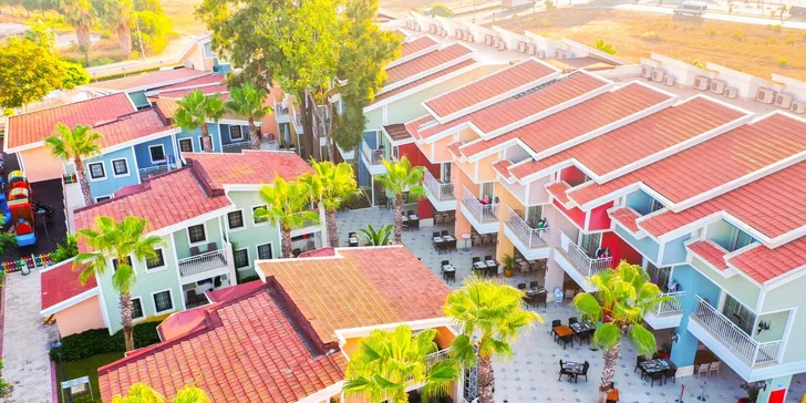 Turecko: 4* hotel, ultra all inclusive i doprava, až 2 děti za cenu letenky