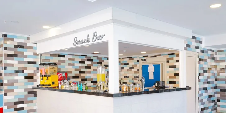 Turecko: 4* hotel, ultra all inclusive i doprava, až 2 děti za cenu letenky