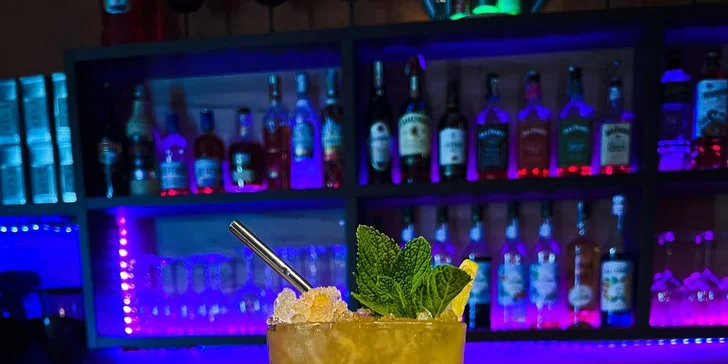 Otevřený voucher do čajovny Antakarana: jídlo, drinky i vodní dýmka, 300, 500 nebo 1000 Kč