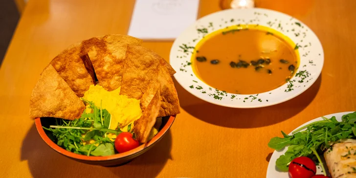 Vegetariánské 4chodové menu pro dva: nachos, tortilla nebo burrito i dortík