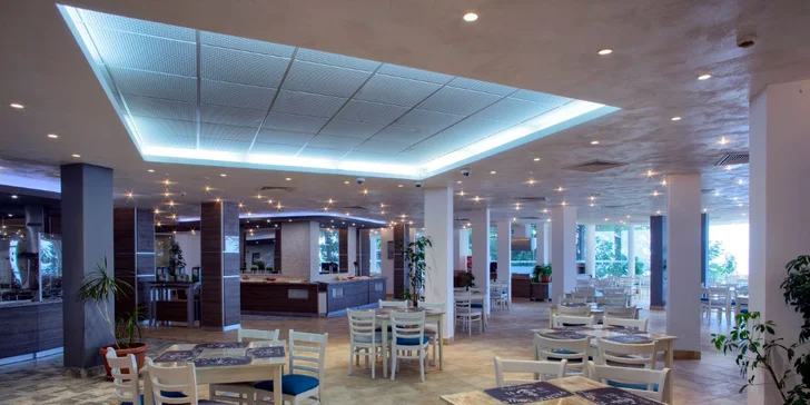 Zlaté Písky: dovolená ve 4* hotelu s polopenzí nebo all inclusive i vstupem do bazénu