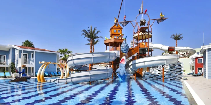 Turecko: 4* hotel, ultra all inclusive i doprava, až 2 děti za cenu letenky