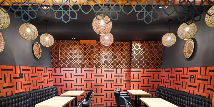 Degustační sushi set: 48 vymazlených rolek s lososem i úhořem v centru Prahy