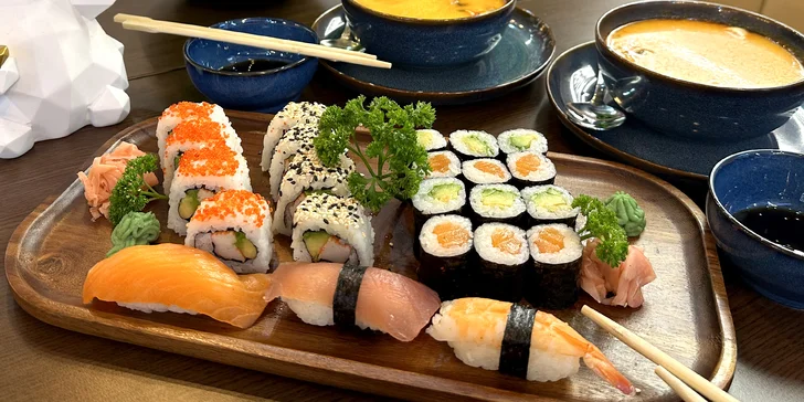 Chuť exotiky: Pad Thai nebo sushi menu pro jednoho i pro dva