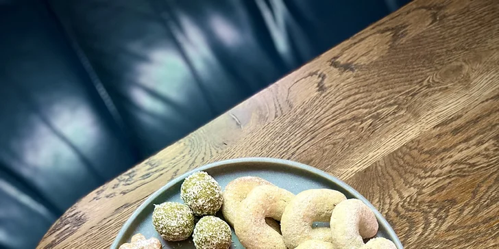 300 g vanilkových rohlíčků či 500g mix vánočního cukroví s 8 druhy