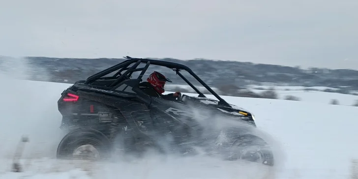 Jízda na přírodním okruhu: 15–60 min. řízení terénní buggy či spolujízdy v dakarské