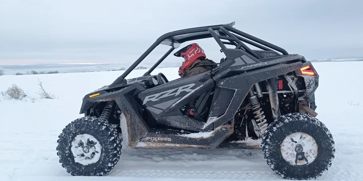 Jízda na přírodním okruhu: 15–60 min. řízení terénní buggy či spolujízdy v dakarské