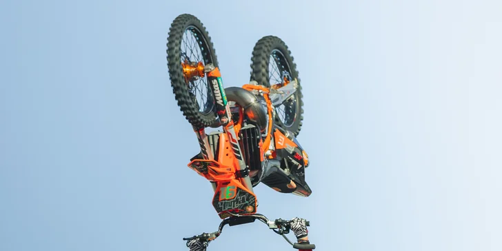 Tandem backflip s Petrem Pilátem: příprava, zapůjčení vybavení i video