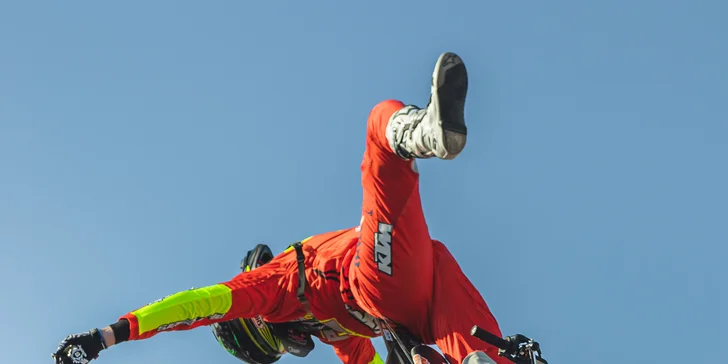 Tandem backflip s Petrem Pilátem: příprava, zapůjčení vybavení i video