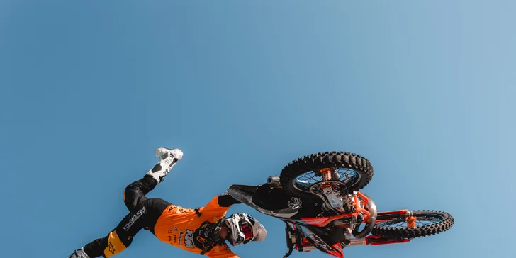 Tandem backflip s Petrem Pilátem: příprava, zapůjčení vybavení i video