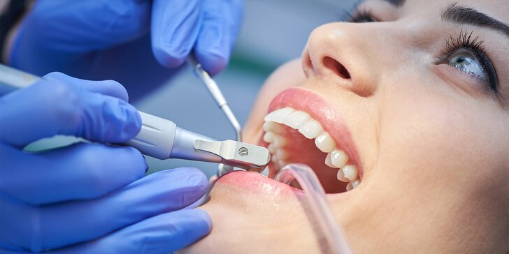 Zuby jako ze škatulky: dentální hygiena vč. čištění metodou Air Flow