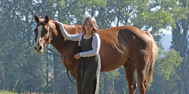 Hodina na statku: péče o koně i vyjížďka do přírody až pro dva, pro děti projížďka na poníkovi