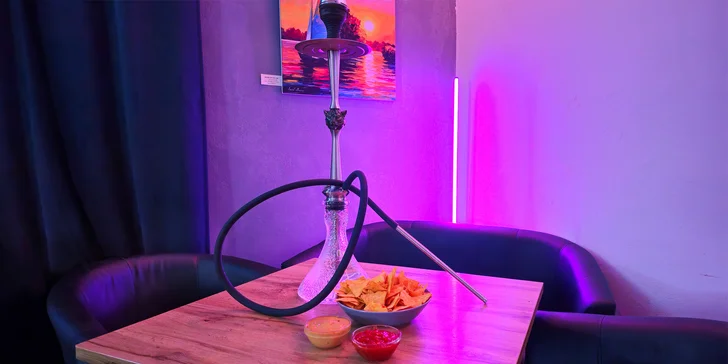 Vodní dýmka i nachos s dipem a míchaný drink v centru Ostravy