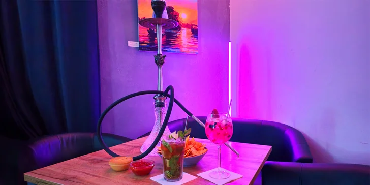Vodní dýmka i nachos s dipem a míchaný drink v centru Ostravy