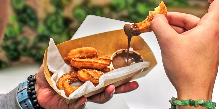 Churros se svařákem, kávou i čajem pro jednoho či dva mlsouny u metra Pankrác