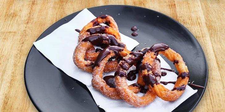 Churros se svařákem, kávou i čajem pro jednoho či dva mlsouny u metra Pankrác