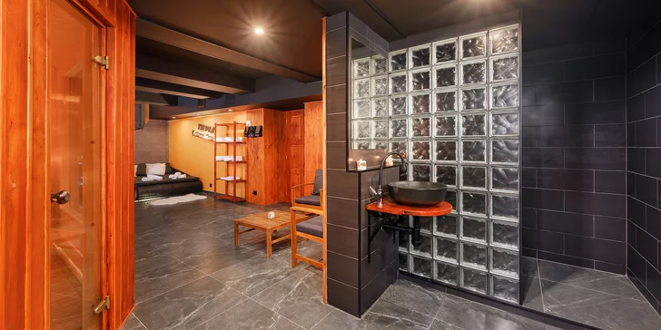 Privátní wellness na 90-120 minut pro 2–4 osoby: káva i láhev Bohemia sektu