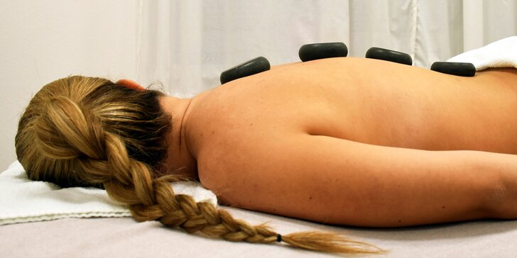 Masáže podle výběru, masáž lávovými kameny i permanentka na 3 nebo 5 masáží