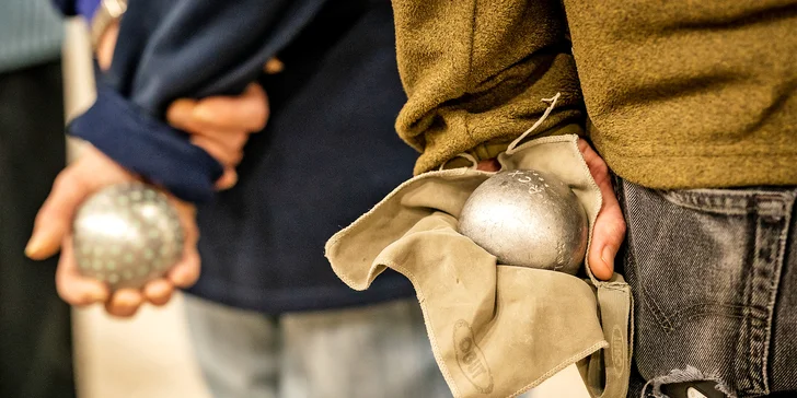 Skupinová nebo VIP lekce pétanque na největším krytém hřišti