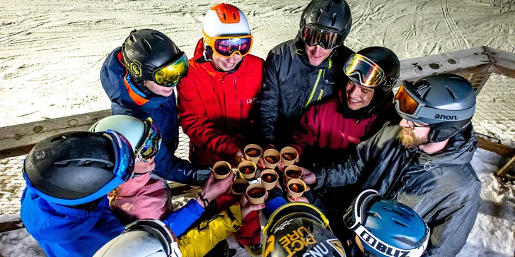 Skipasy na večerní lyžování na Lipně: modrá sjezdovka dlouhá 1400 metrů, hlavní i top sezóna