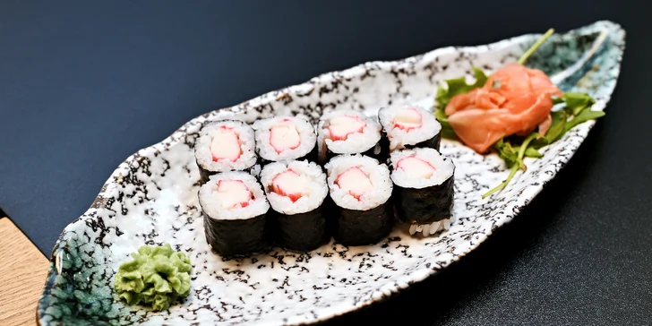 Sushi v Bali Bali u metra Křižíkova: maki, nigiri, california i losos, sety s 8 až 40 ks