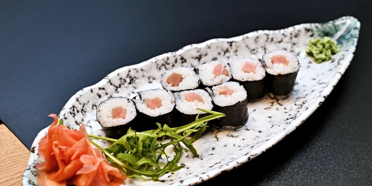 Sushi v novém podniku u metra Křižíkova: maki, nigiri, california i losos, sety s 8 až 40 ks
