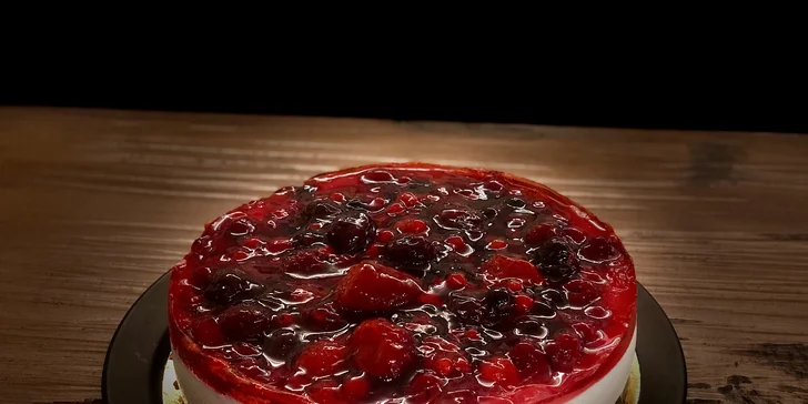 Káva, zákusek i limonáda s kousky ovoce dle výběru pro 1 nebo 2 osoby