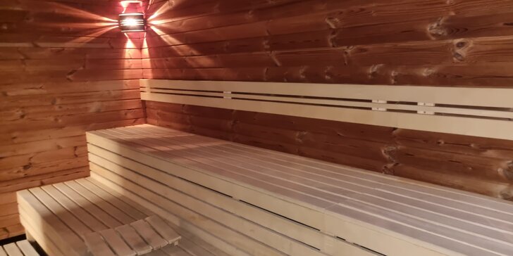 90–180min. vstup do privátního wellness: vířivka i sauna až pro 8 osob