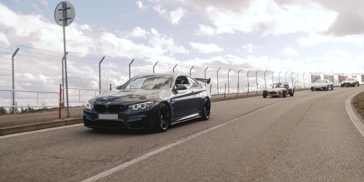 Trackday na Autodromu Most: 1–4 kola na velkém i malém okruhu v nabušené káře i celý den ve vlastním voze