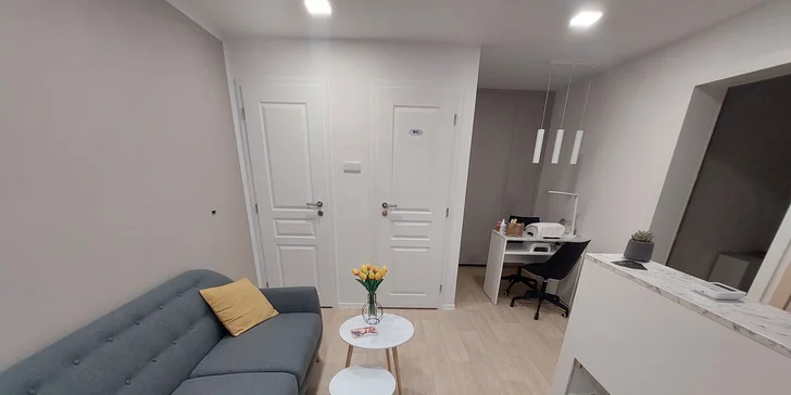 Microblading obočí: přirozený permanentní make-up metodou vláskování a oční linky se stínem