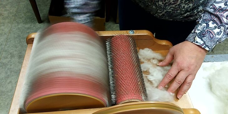 Pro milovníky pletení: kurz zpracování vlny i předení na vřetánku pro 1–2 os.