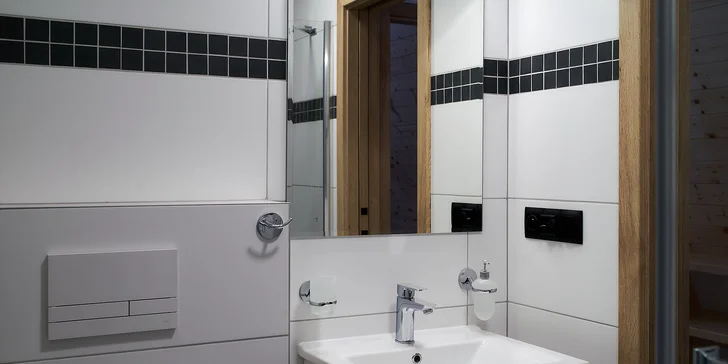 Pobyt v Jeseníkách: moderní vybavená chatka, sauna i vířivý sud pro 4 osoby