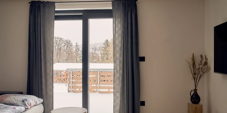 Pobyt v Jeseníkách: moderní vybavená chatka, sauna i vířivý sud pro 4 osoby