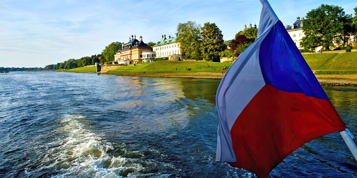 Dárkový lístek na plavbu na zámek Pillnitz s obědem, večeří, živou hudbou a průvodcem