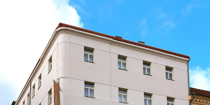 4* pobyt pár minut od Karlína: moderní nový hotel, snídaně a objevování Prahy