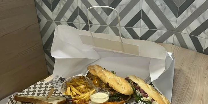 Tortila menu dle výběru, hovězí burger a příloha či mega taška s bagetami i toastem