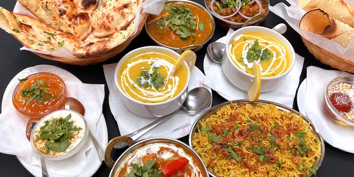 Indické vegetariánské nebo masové menu pro 2 osoby: polévka, několik hlavních chodů i dezert