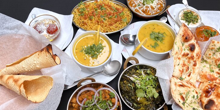 Indické vegetariánské nebo masové menu pro 2 osoby: polévka, několik hlavních chodů i dezert