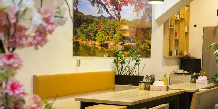 Pestré sushi sety v centru Brna: 34 a 46 kousků nebo 28 ks a teplé jídlo