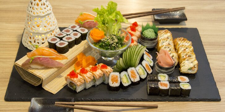 Pestré sushi sety v centru Brna: 34 a 46 kousků nebo 28 ks a teplé jídlo