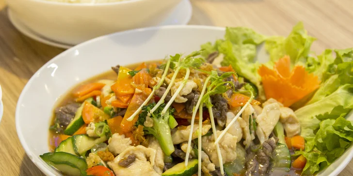 Pestré sushi sety v centru Brna: 34 a 46 kousků nebo 28 ks a teplé jídlo