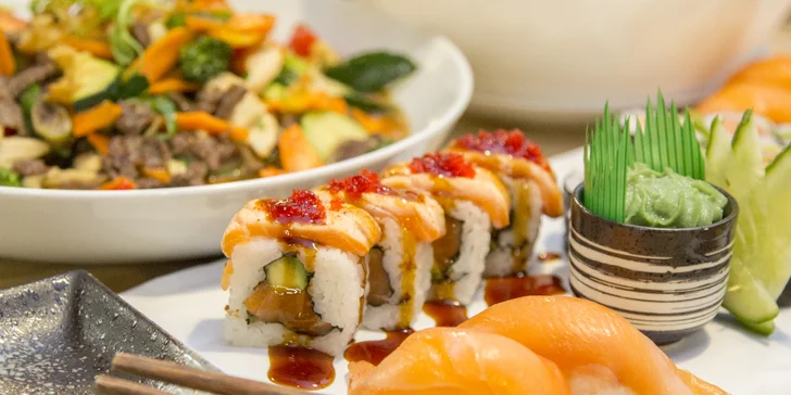 Pestré sushi sety v centru Brna: 34 a 46 kousků nebo 28 ks a teplé jídlo