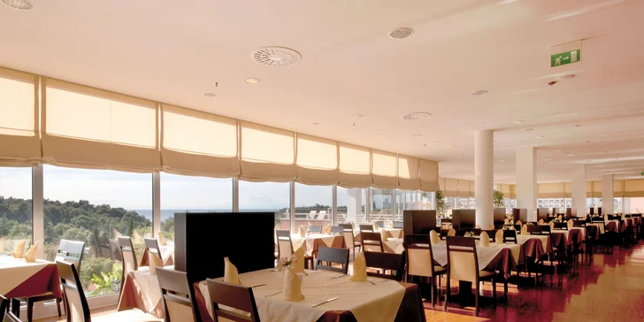 Dovolená v Poreči: 4* hotel 100 metrů od pláže, all inclusive, bazény a animační program